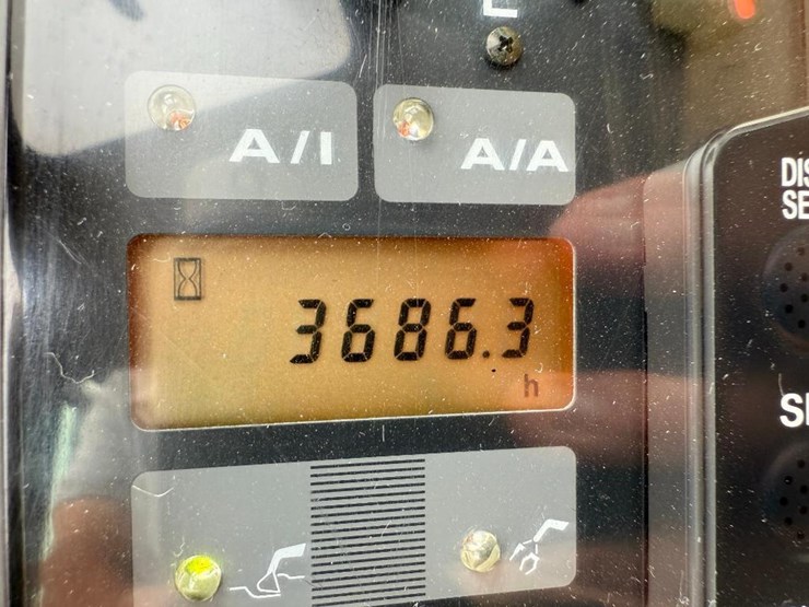 deere-210c-w-image-56