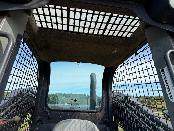 new-holland-c232-image-32