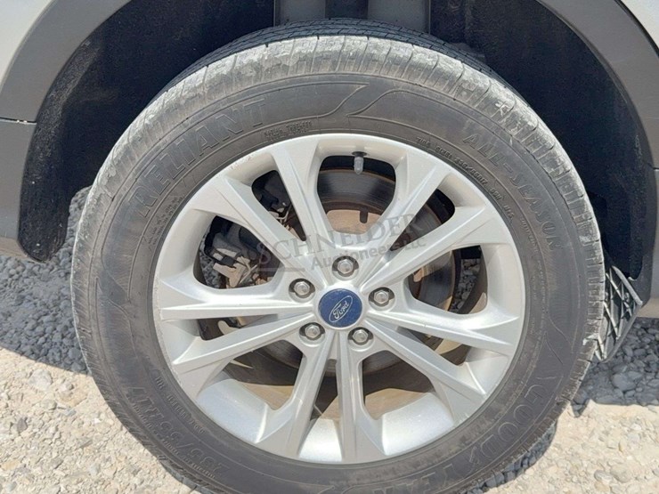 2017-ford-escape-se-image-20