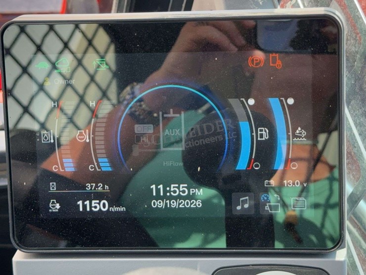 2026-kubota-svl97-3-image-30