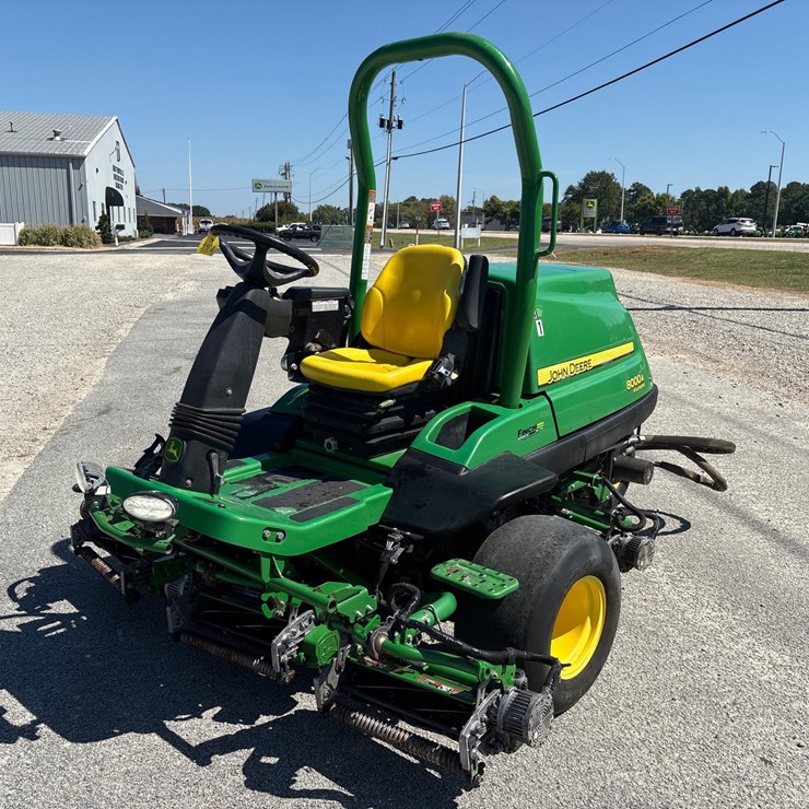 JOHN DEERE 8000A