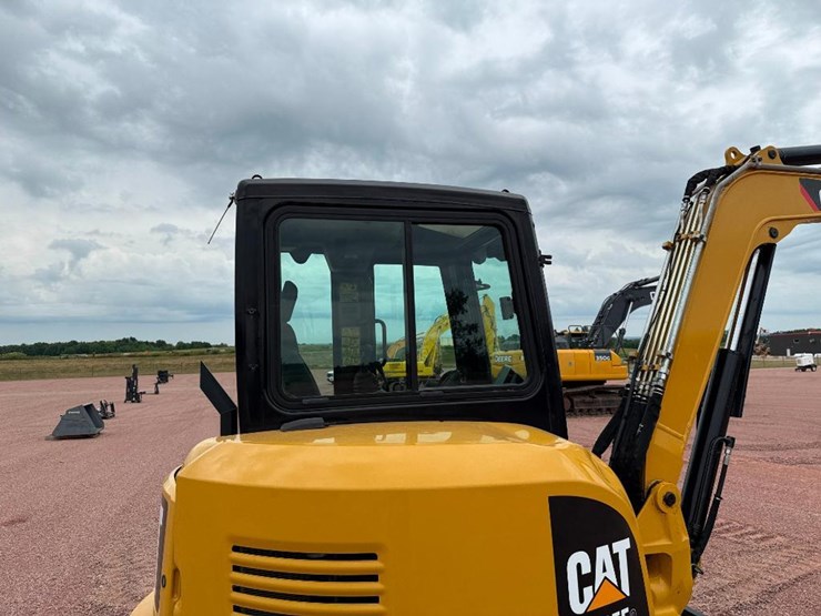 caterpillar-305e2-cr-image-15