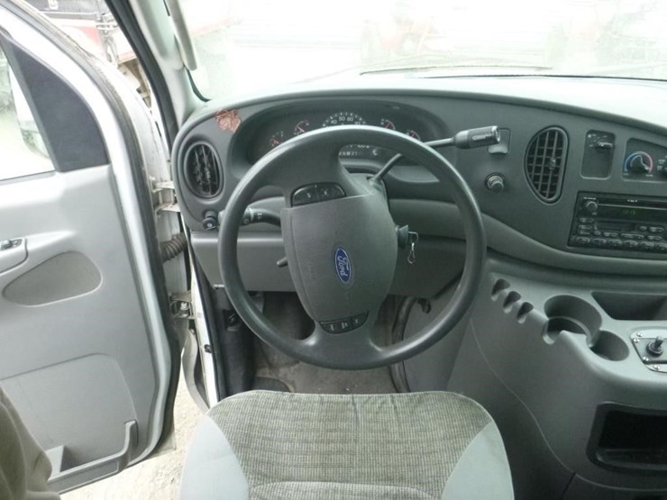 2003-ford-econoline-350-image-9