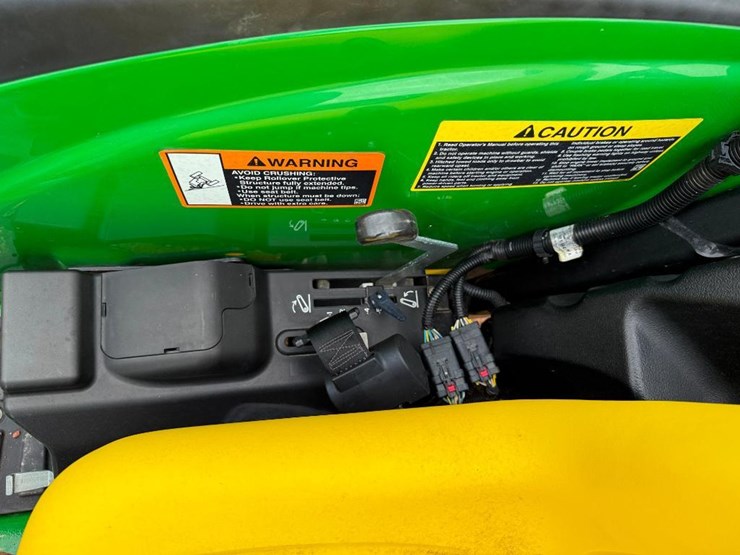 john-deere-4044m-image-31