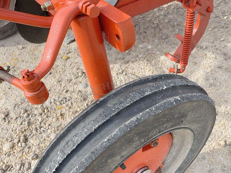 allis-chalmers-model-g-tractor-image-11