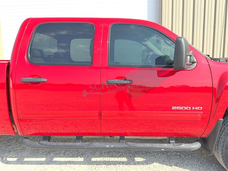 2013-chevrolet-2500hd-image-17