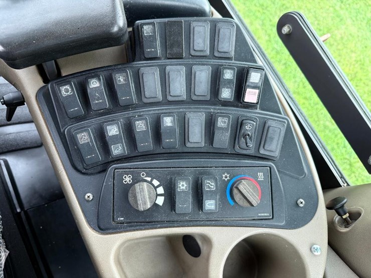 2009-case-621e-xr-image-49