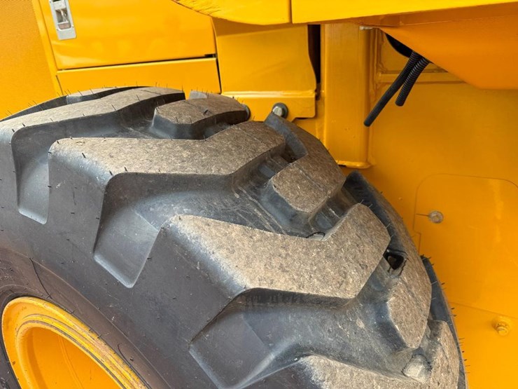 2019-deere-544l-image-14