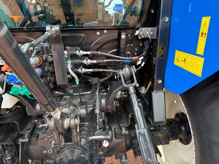 new-holland-workmaster-95-image-38