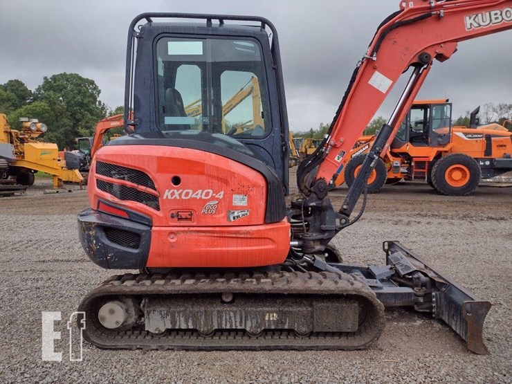2016-kubota-kx040-4-image-26