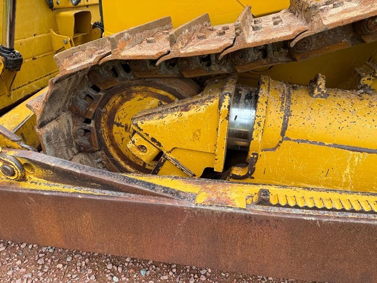 caterpillar-d6t-xl-image-10