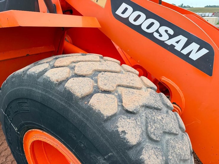 2017-doosan-dl250-5-image-9