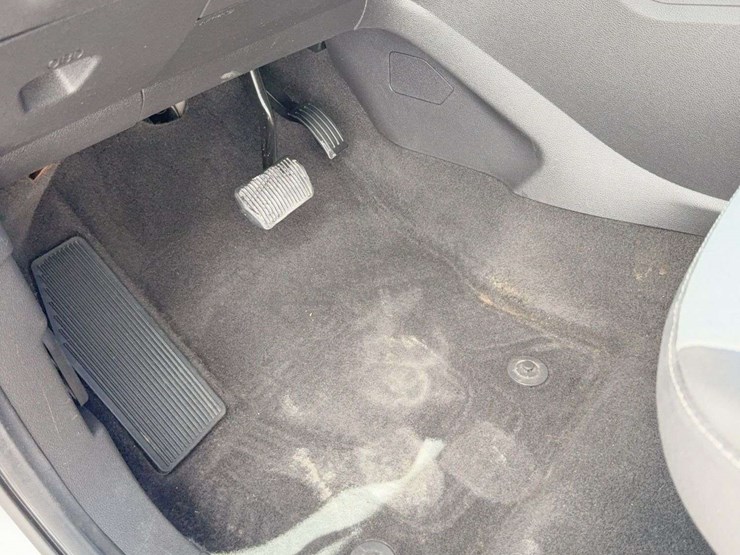 2017-ford-escape-se-image-47