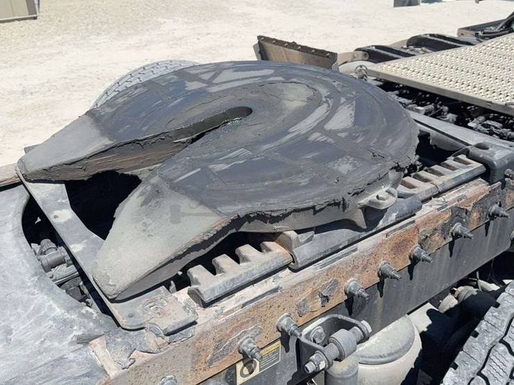 2020-peterbilt-579-image-28