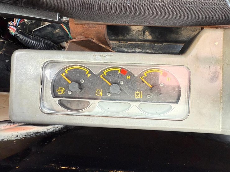 2004-caterpillar-314c-image-49