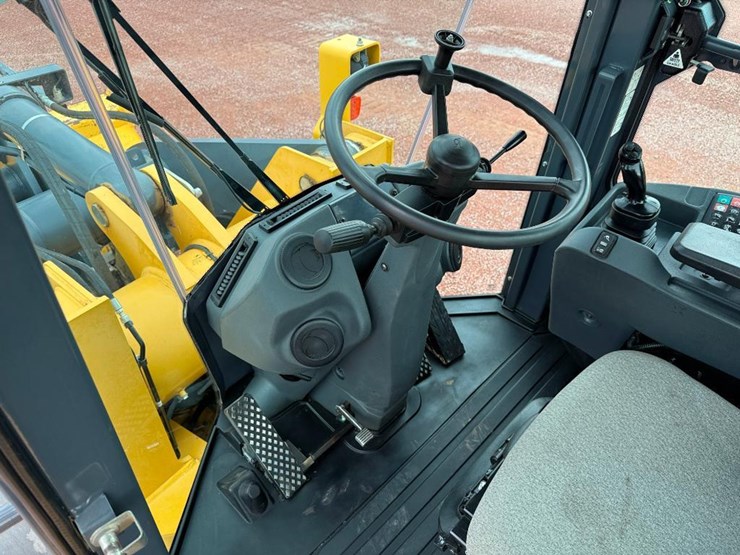 deere-624k-image-57