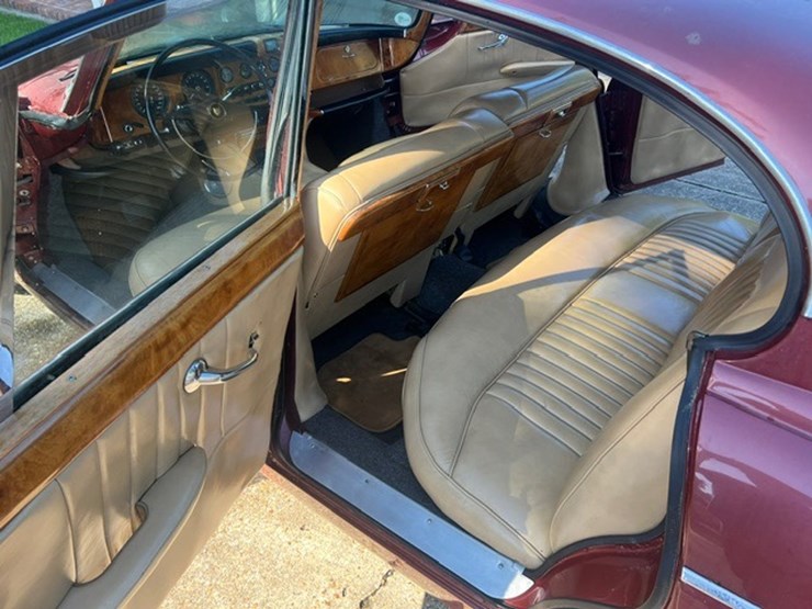 #1066-•-offered-at-no-reserve-|-1967-jaguar-420-g-image-27