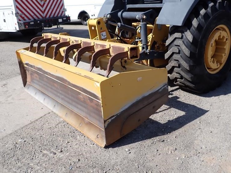 2019-deere-210lep-image-13