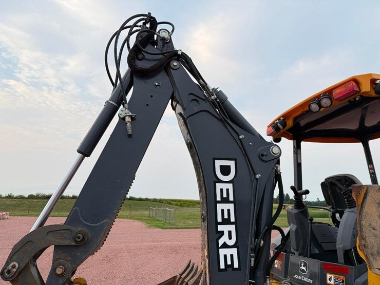 2019-deere-310sl-hl-image-31