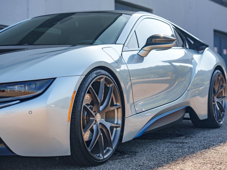 #1064-•-2015-bmw-i-8-image-14
