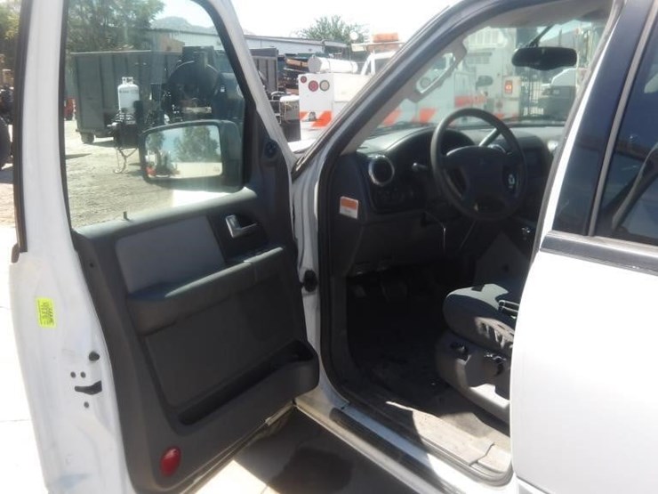 2003-ford-expedition-xlt-image-15