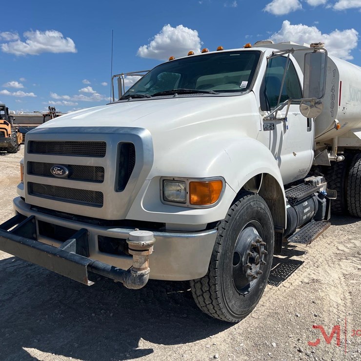 2015 FORD F750