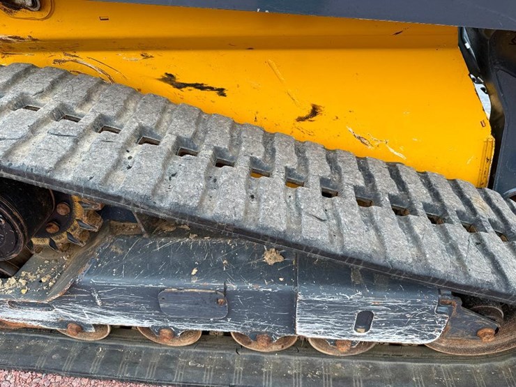 2020-deere-325g-image-21