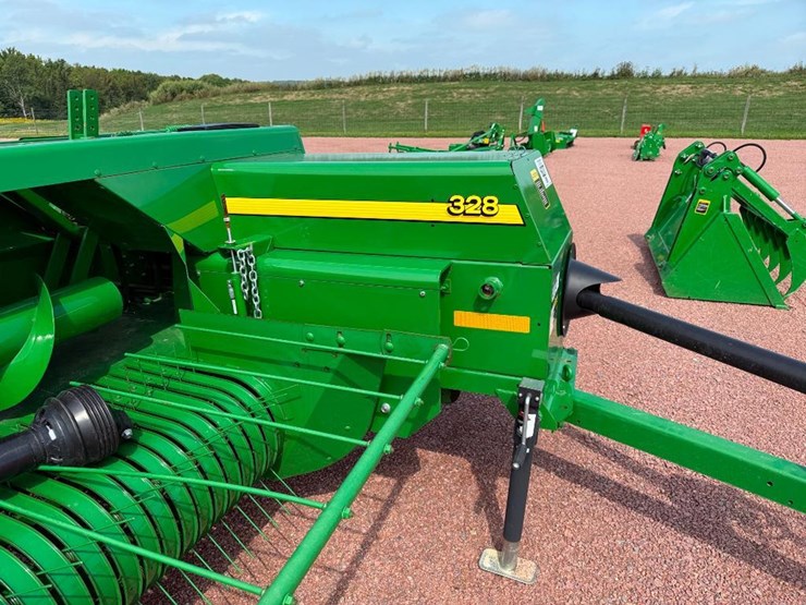 2022-john-deere-328-image-10