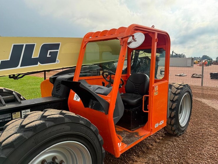 2014-jlg-g6-42a-image-11