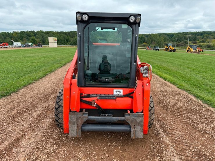 2023-kubota-ssv65-image-2