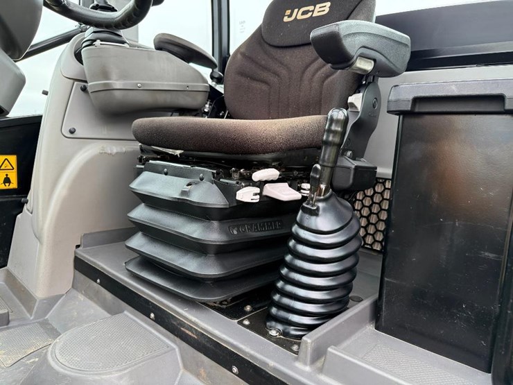 jcb-tm320-image-46