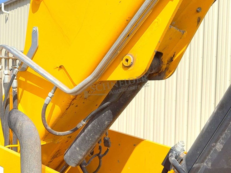 2019-jcb-540-140-image-87