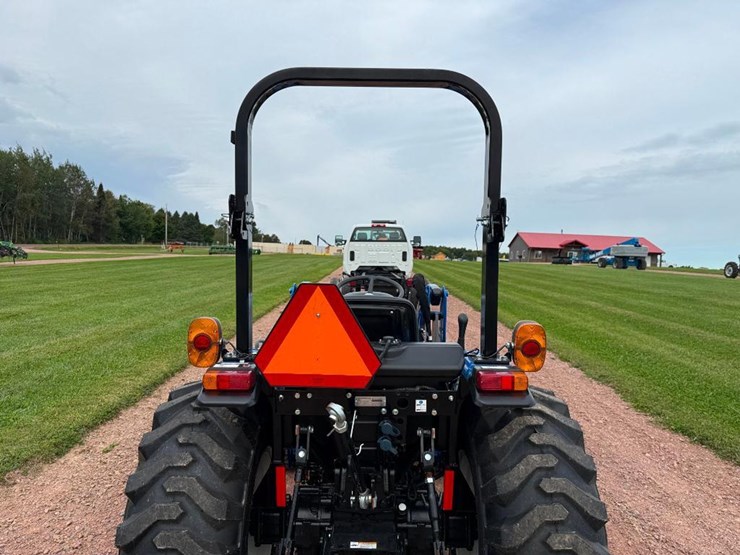 new-holland-workmaster-35-image-24