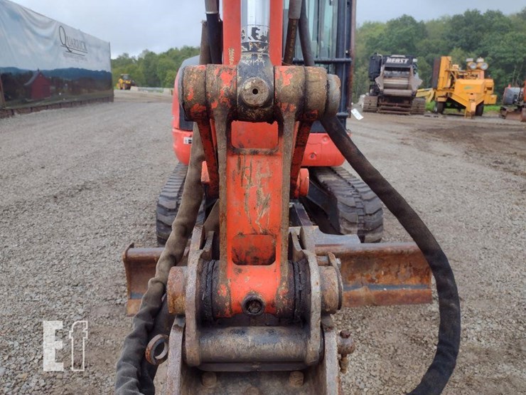 2016-kubota-kx040-4-image-23