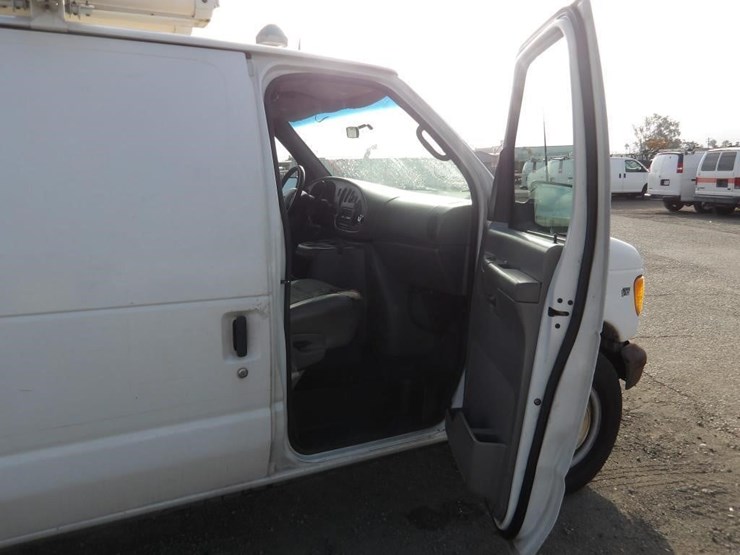 2002-ford-e350-image-10