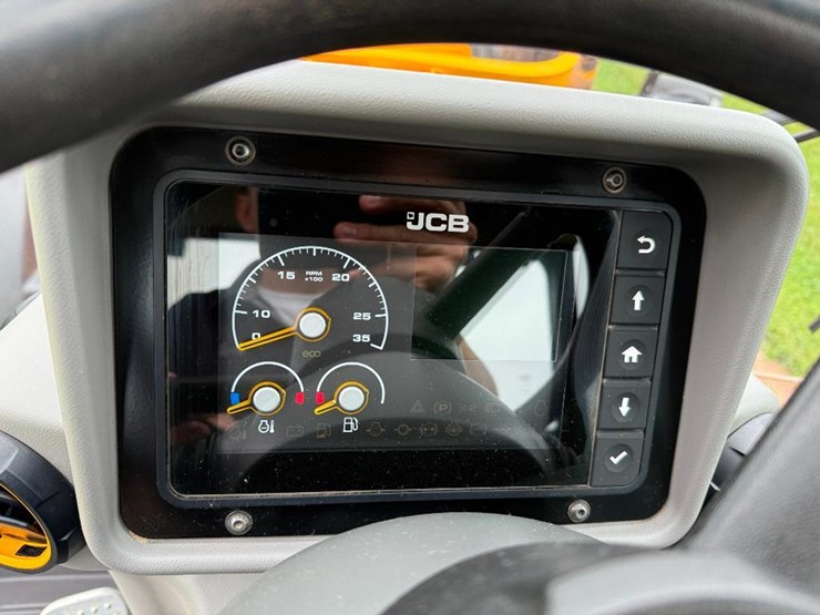 jcb-tm320-image-58