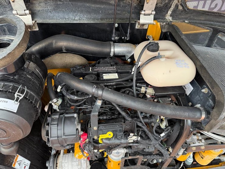 2021-caterpillar-th255c-image-38