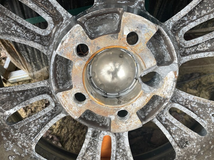 #3851-•-set-of-acura-mdx-rims-and-tires-image-13