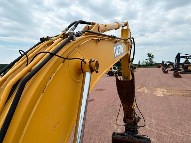 deere-210c-w-image-43