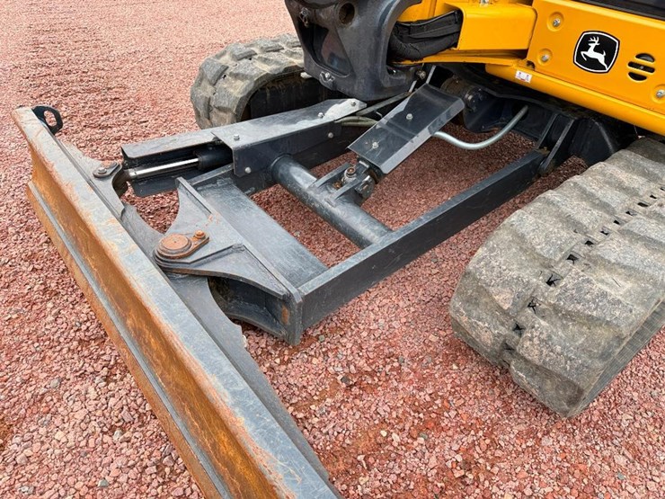 2023-deere-50g-image-40