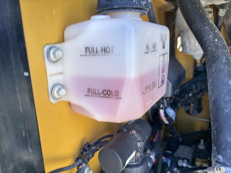 2020-caterpillar-289d3-image-40