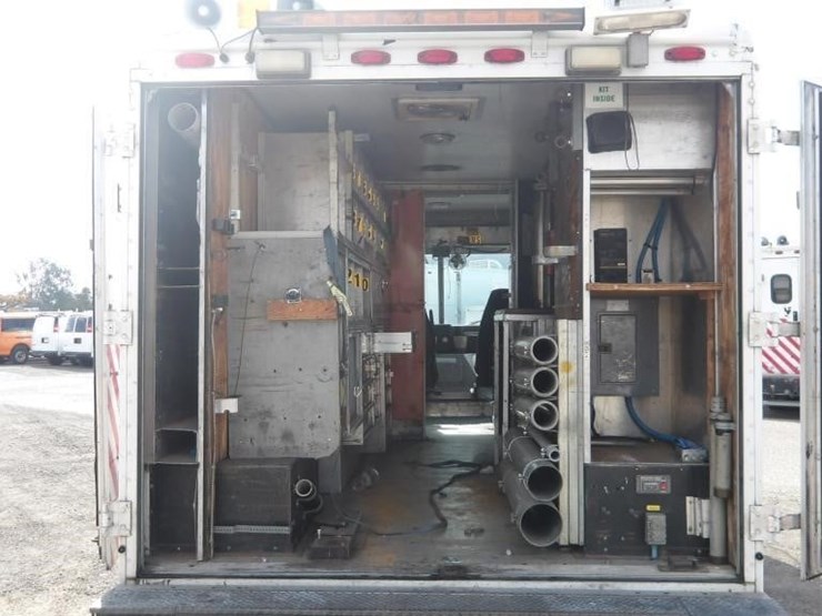 2002-workhorse-p42-image-22