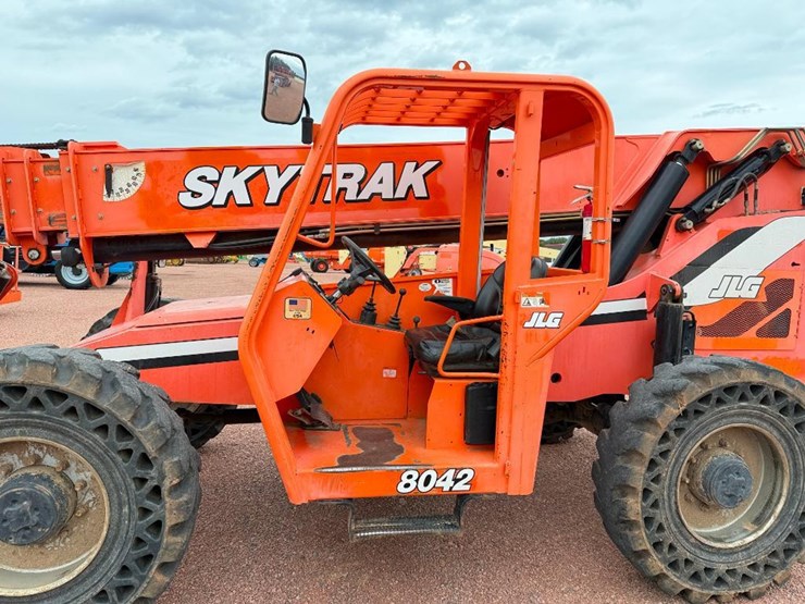 2015-sky-trak-8042-image-19