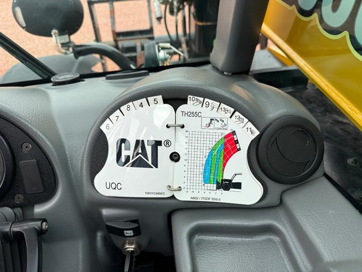 2021-caterpillar-th255c-image-51