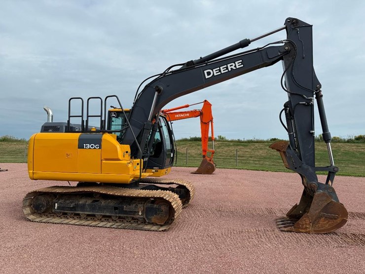 deere-130g-image-2