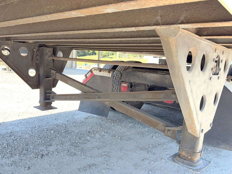 2014-utility-4000dx-image-25
