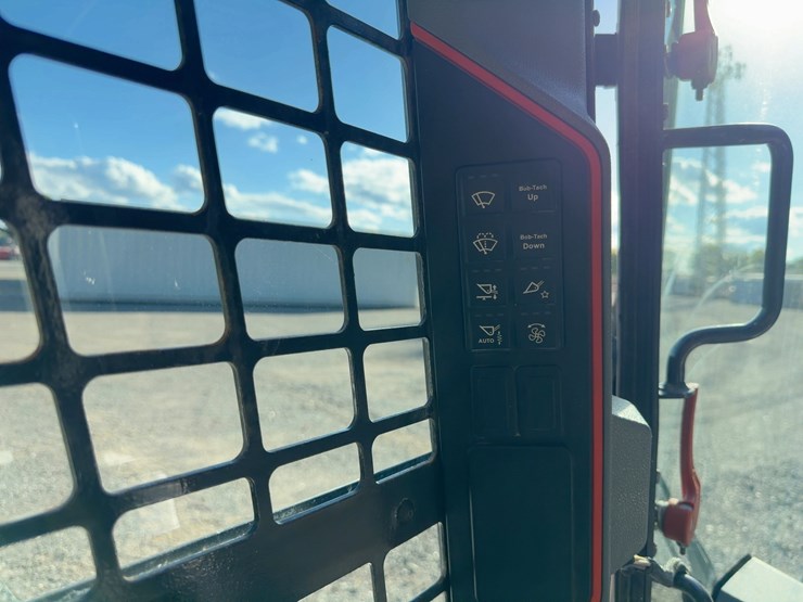 2021-bobcat-s62-image-22