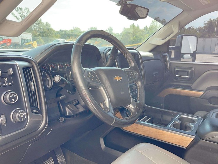 2015-chevrolet-2500hd-image-40