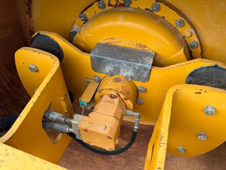 caterpillar-cs-563e-image-28