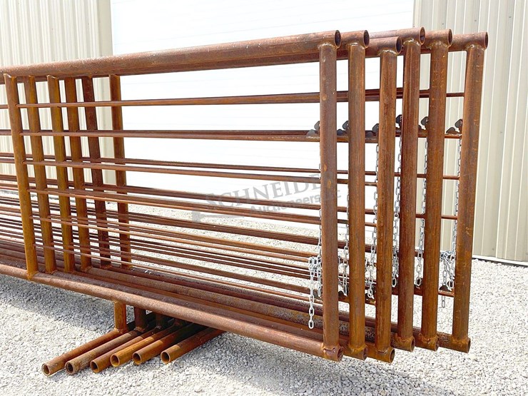 6--unused-24'-freestanding-corral-panels-image-7